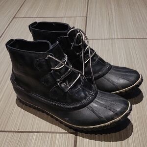 Sorel Black Lace-Up Winter Boots